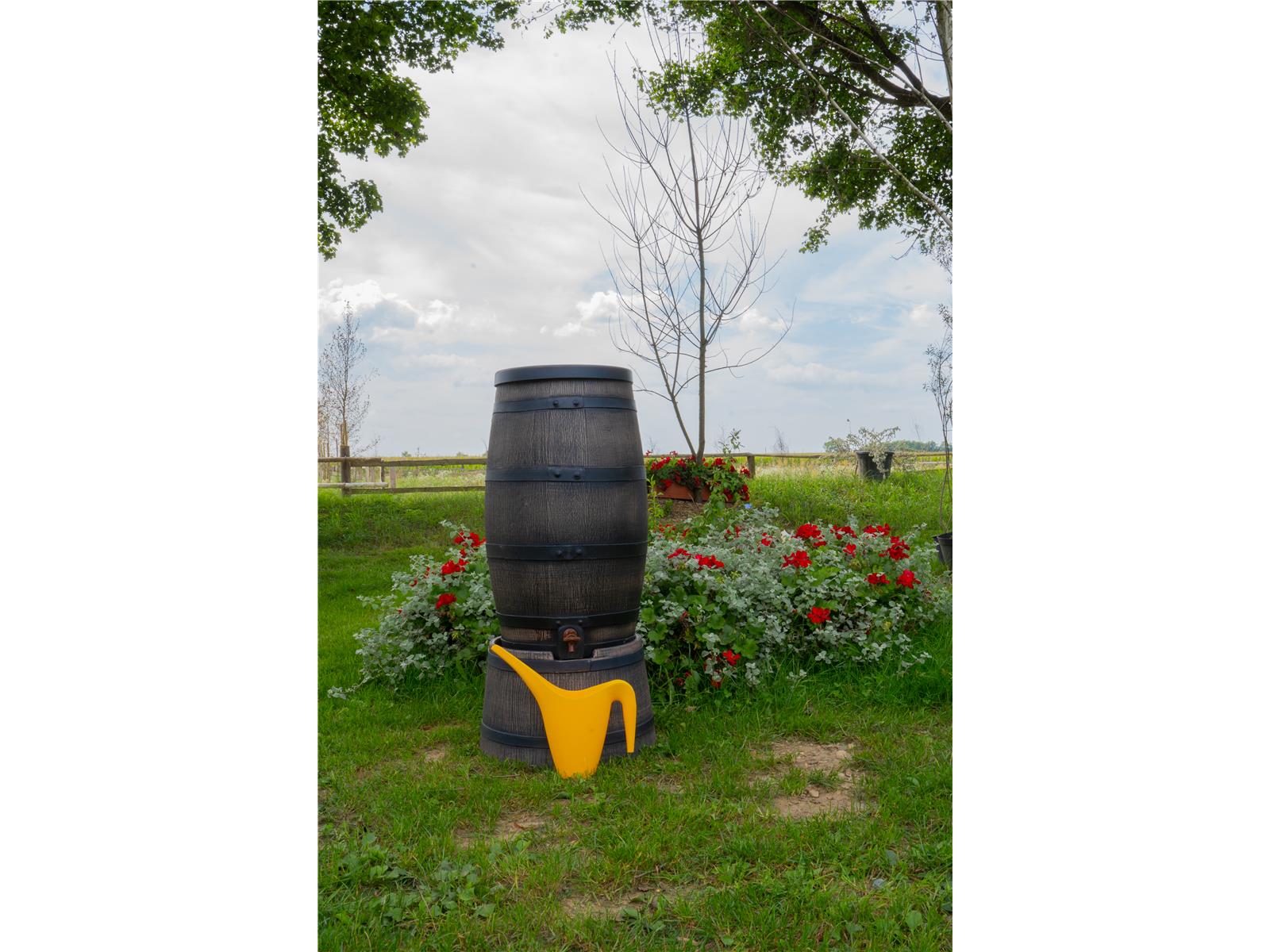 Regenfass 150 Liter schmal 3/4" Wasserfass Gartenfass Regenfass 150 Liter schmal 3/4" Wasserfass Gartenfass