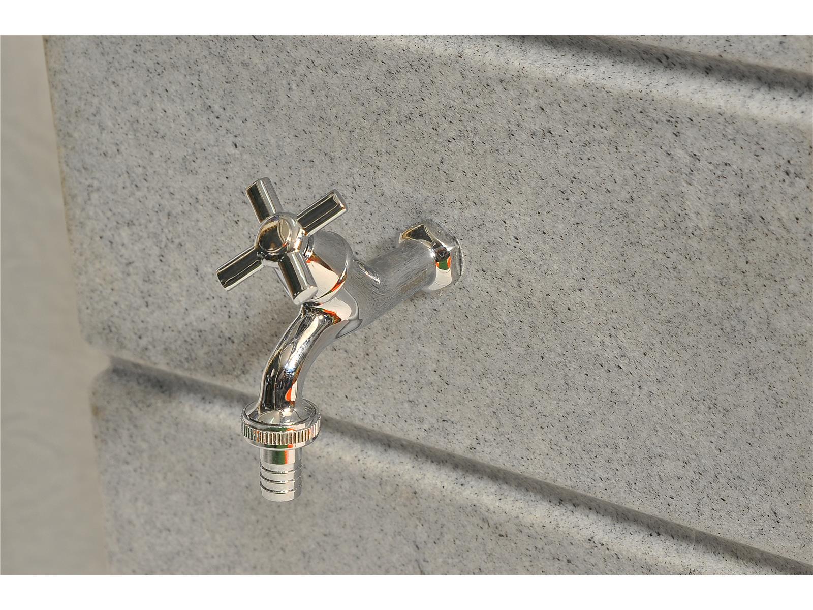 Wasserhahn Metall